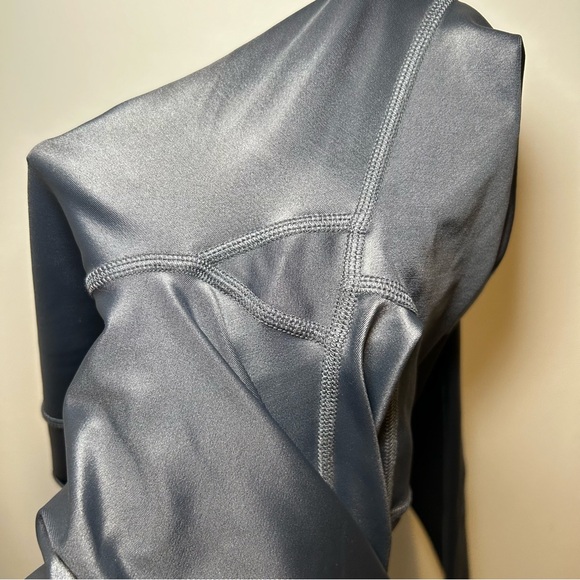Alo Yoga High Waisted Shine Leggings Grey Size Medium - Picture 12 of 13